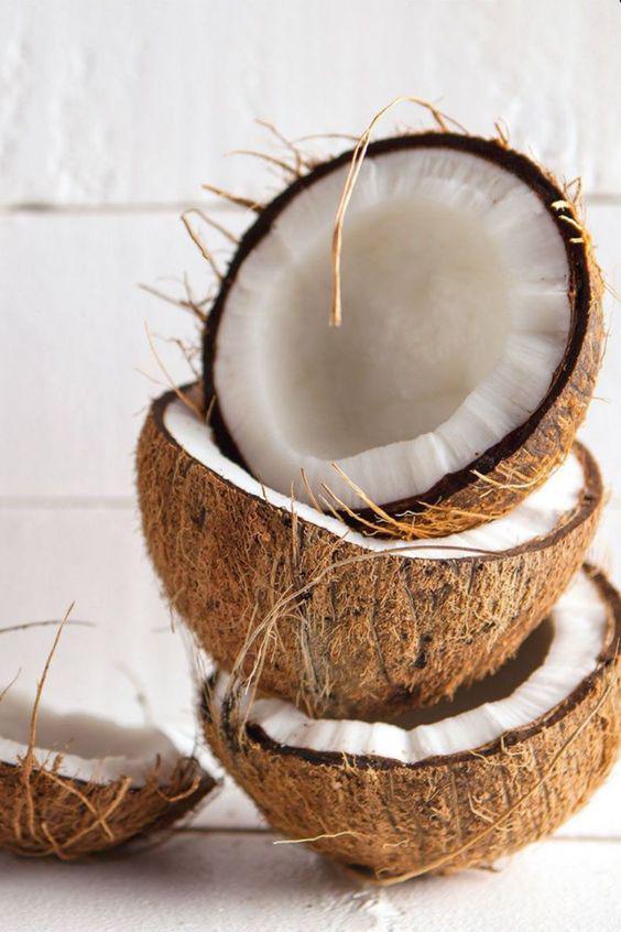 Cách xóa nếp nhăn bằng dầu dừa