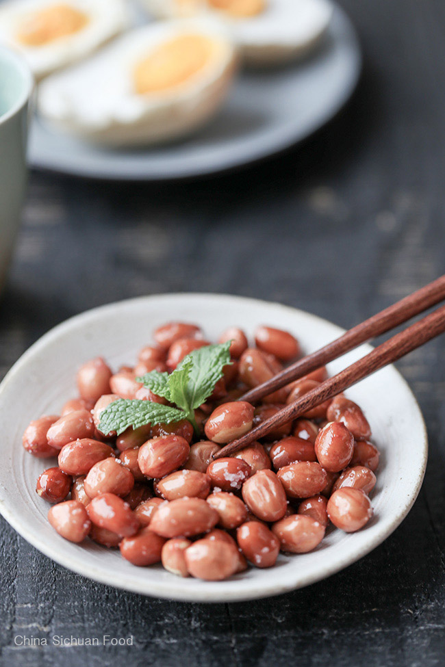 Đây chính là bí quyết rang lạc giòn tan, béo ngậy mà chị em đang tìm - 4