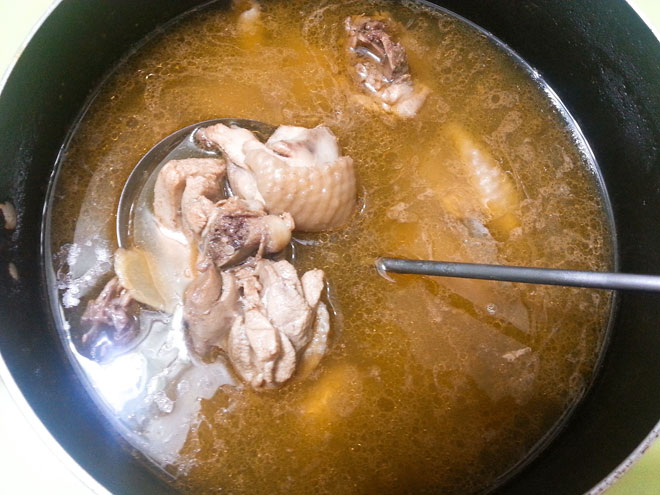 Công thức cho món canh gà nấu dầu mè bổ dưỡng, thơm ngon nhất quả đất - 7