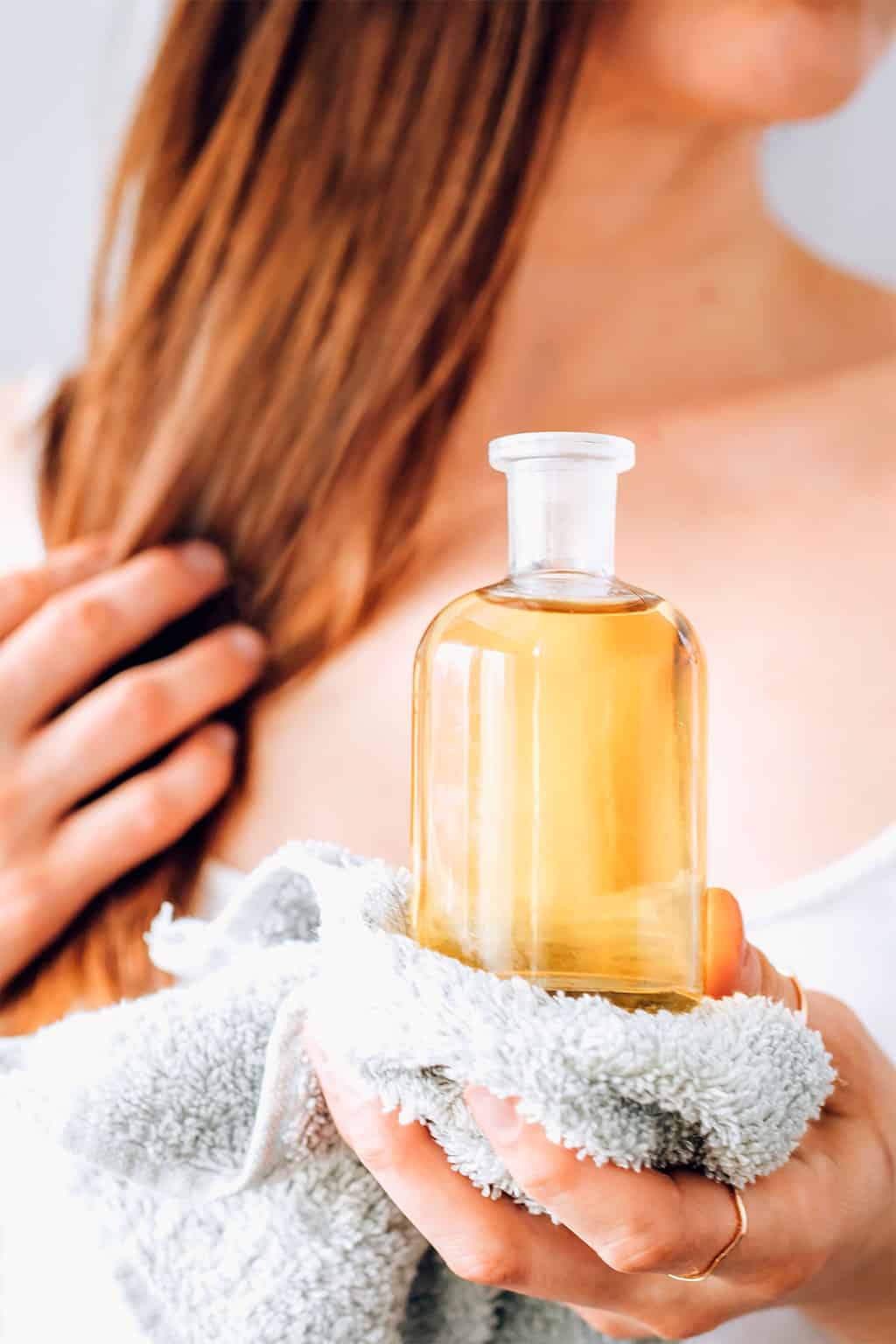Những loại dầu nuôi dài, dưỡng mượt mái mái tóc mây