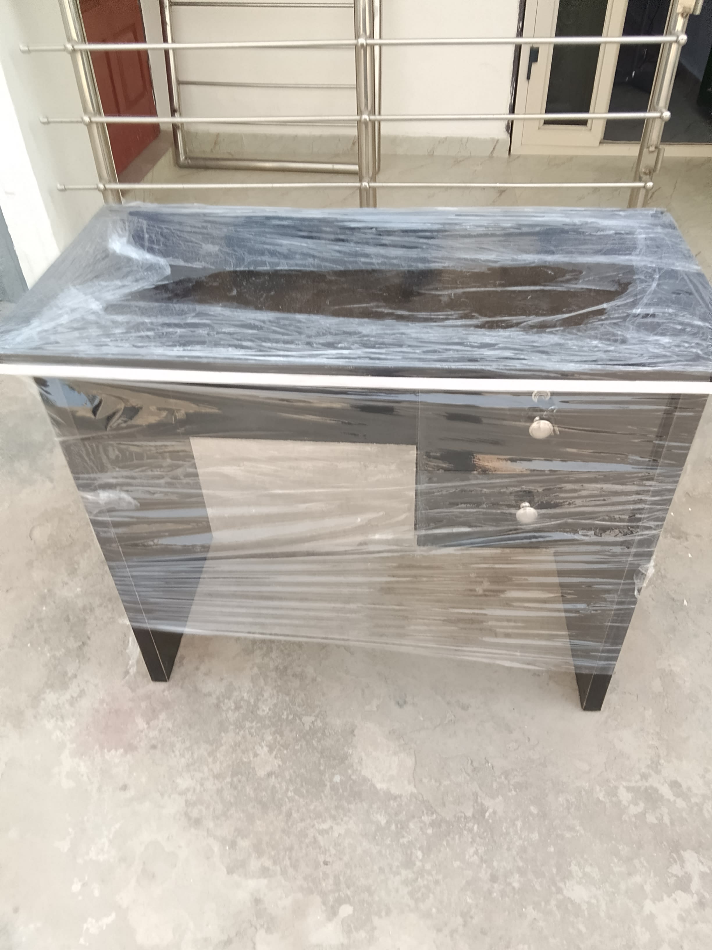 Office table