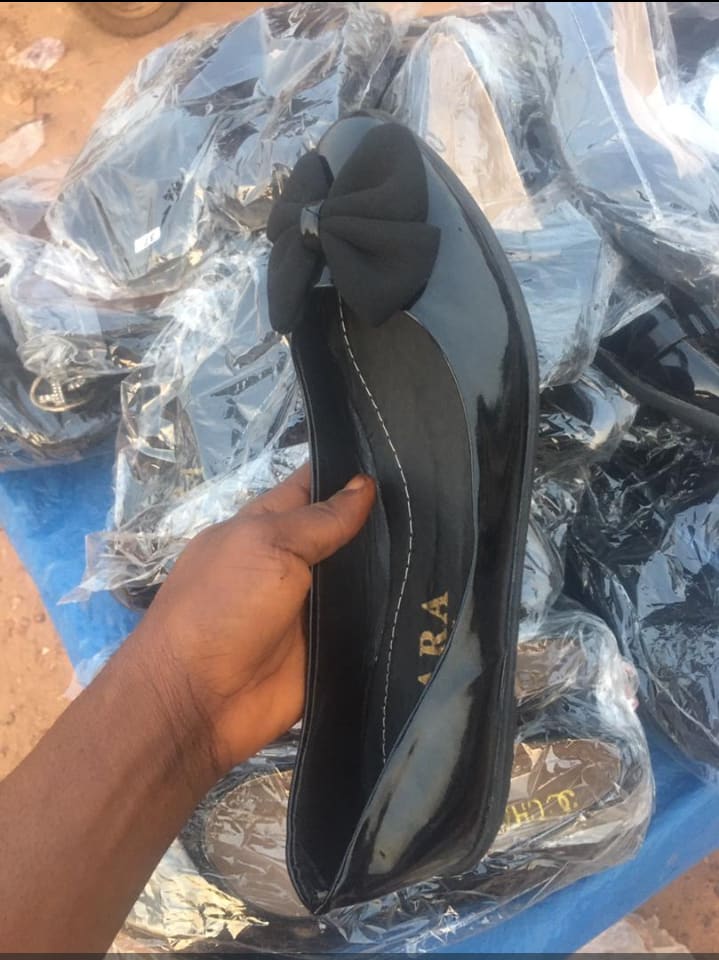 Flat shoes