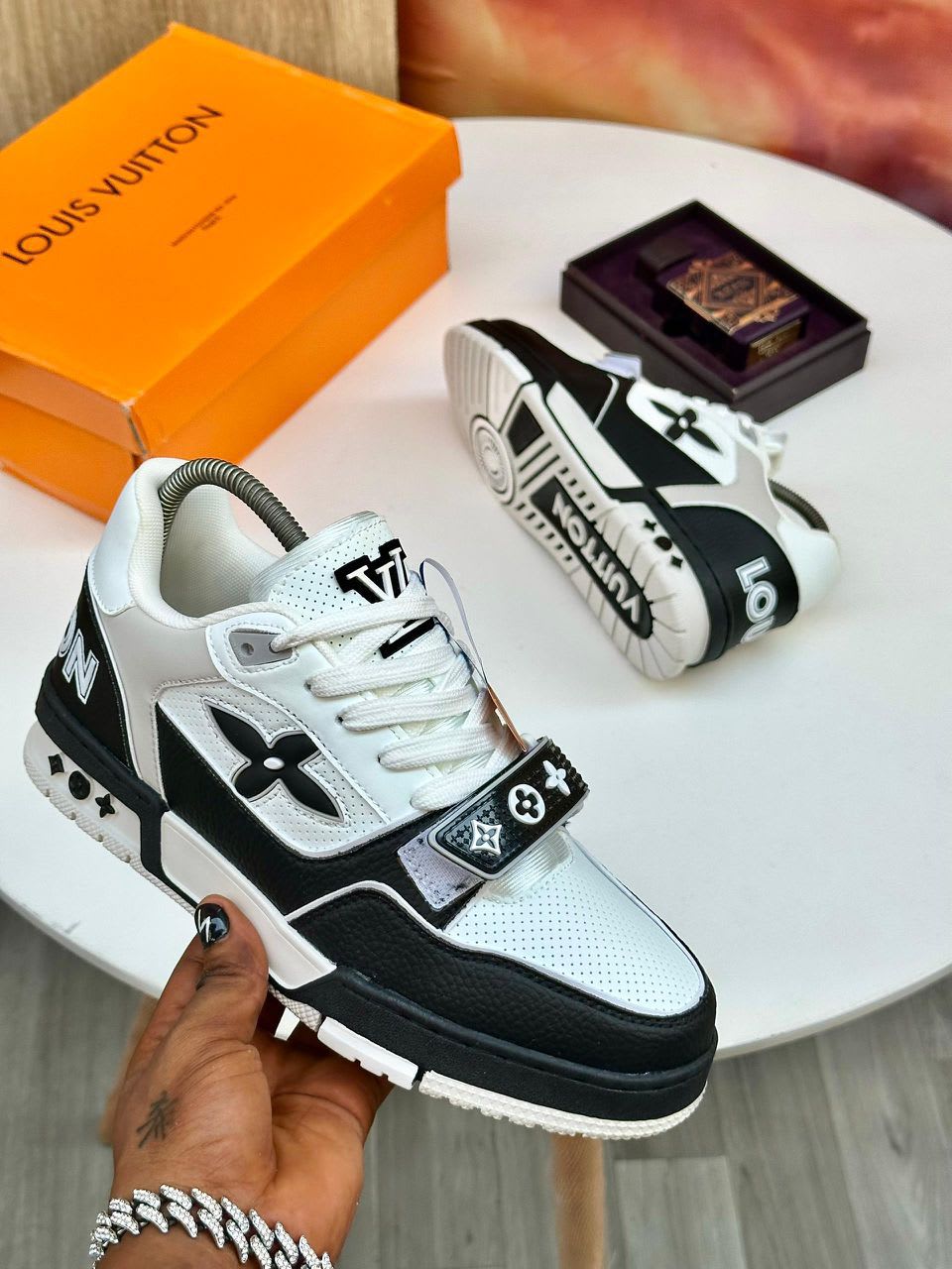Sneakers
