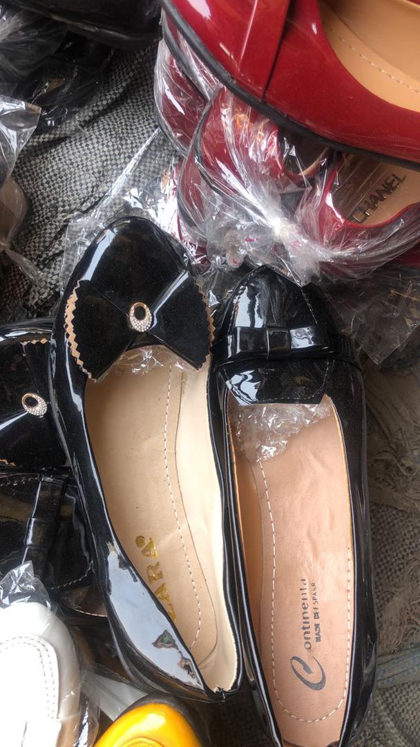 Feminine flat shoes