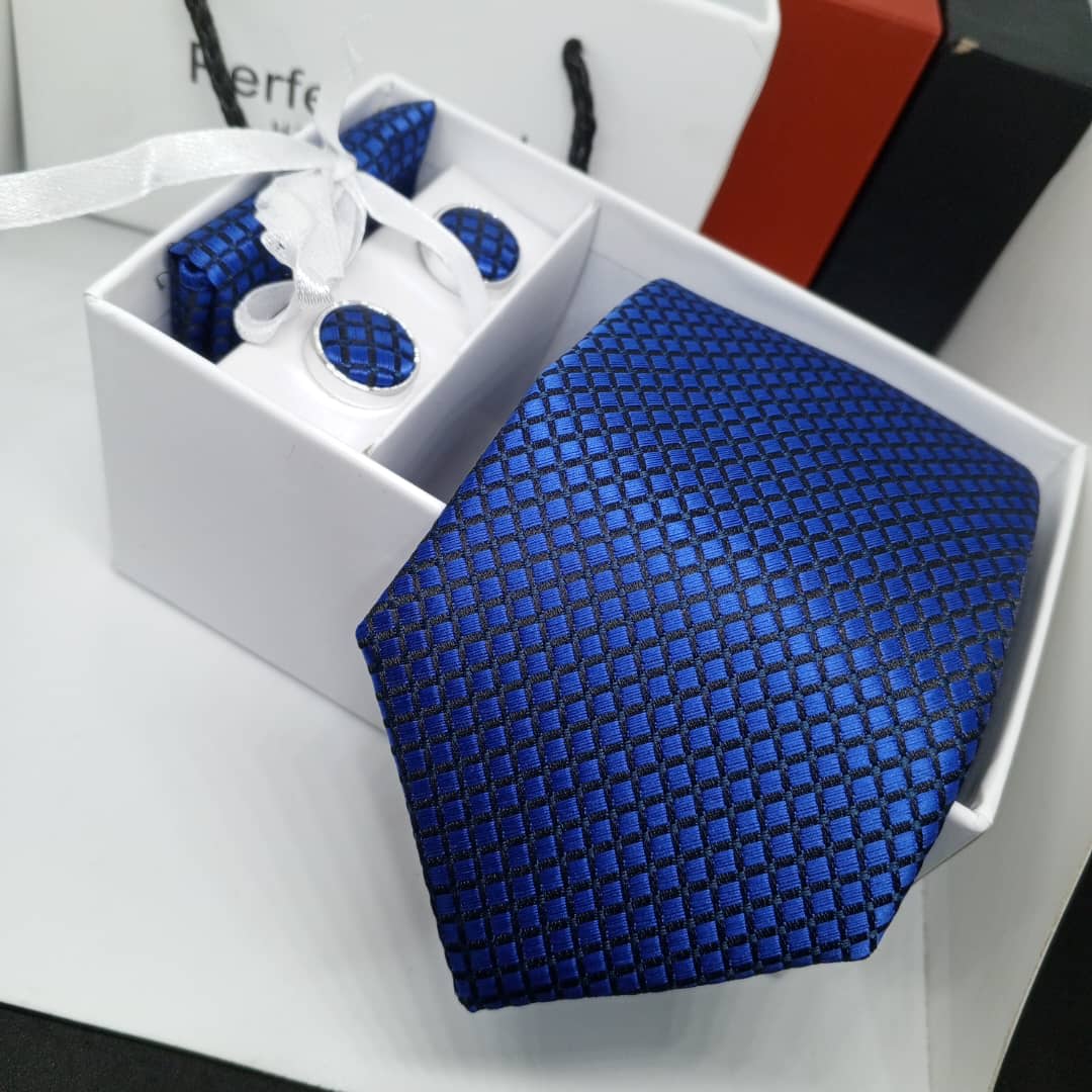 Italian box tie