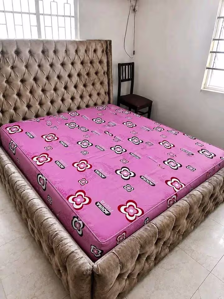 Bedframe and mattress