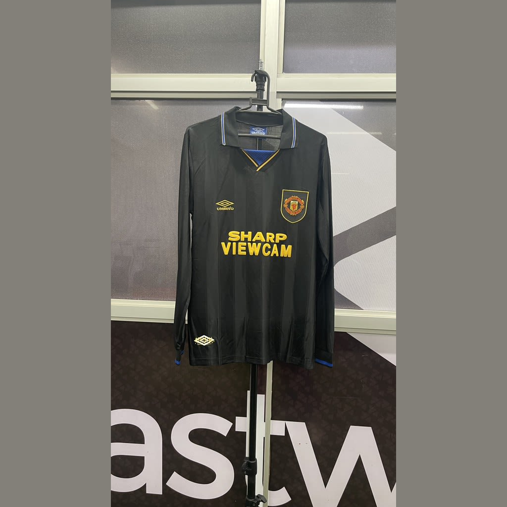 Man U Sharp Black View cam l - s