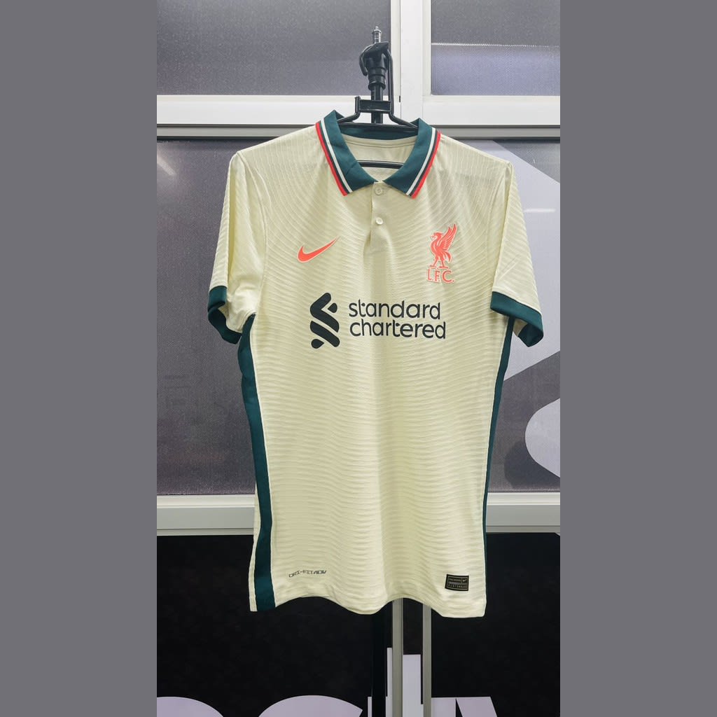 Liverpool Away collar 21 - 22