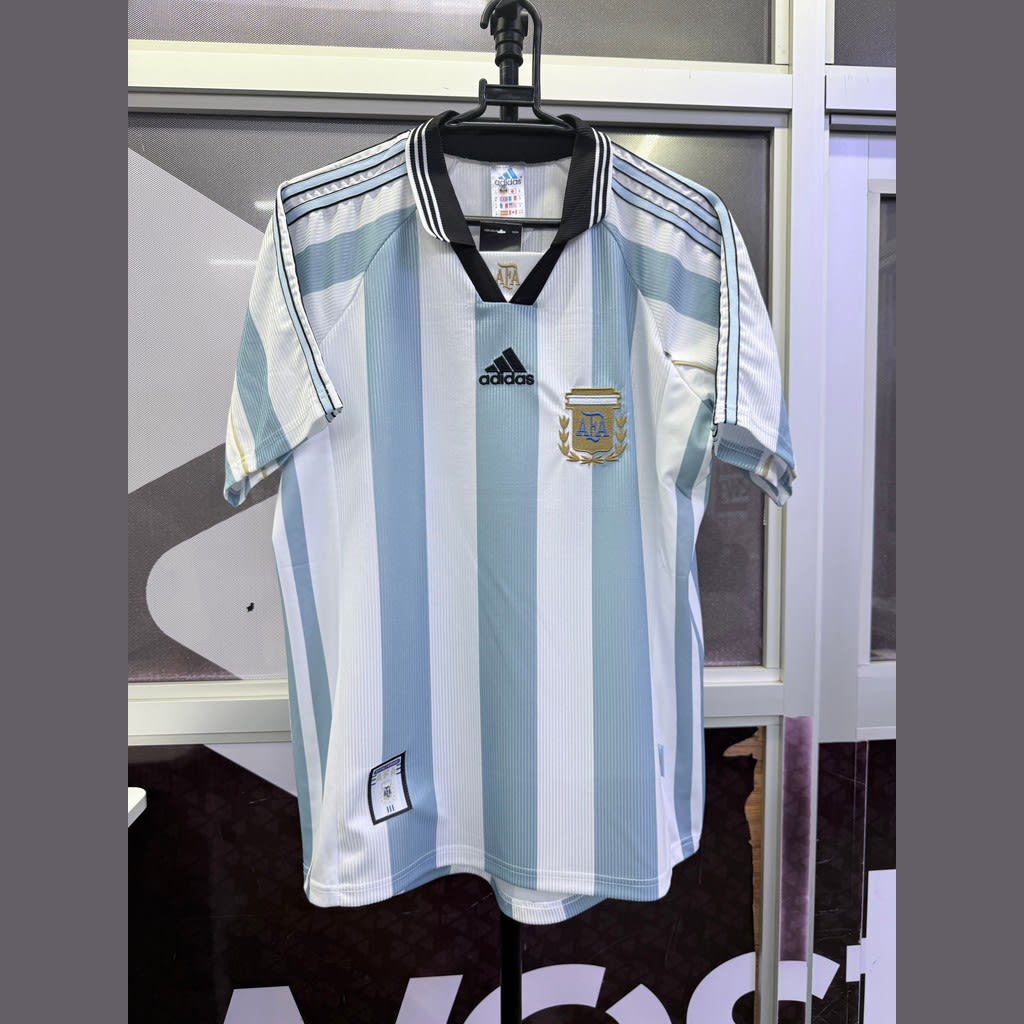 Argentina Home Black Collar