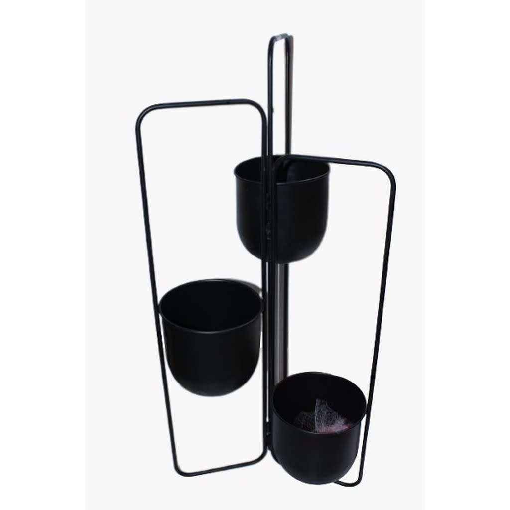 Round multi tiered plant stand