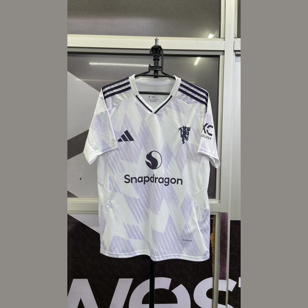Man u away(white) 25 - - 26 fan kit - view 1