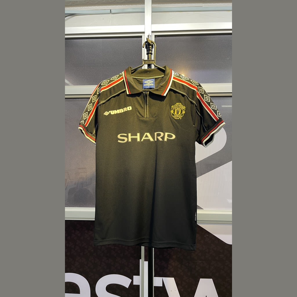 Man u Black sharp zip Retro - view 1