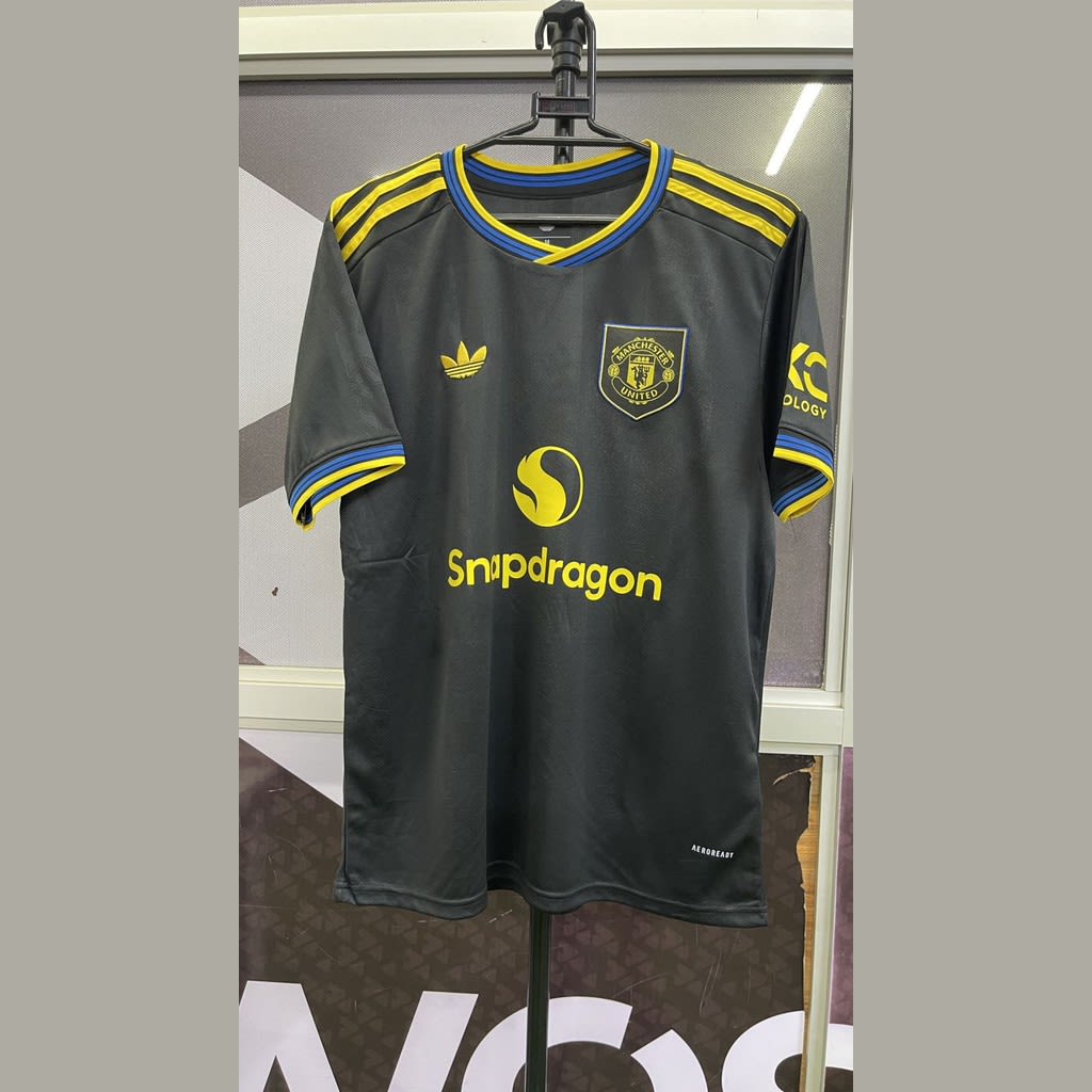 Man u third (black) 25 - - 26 fan kit - view 1