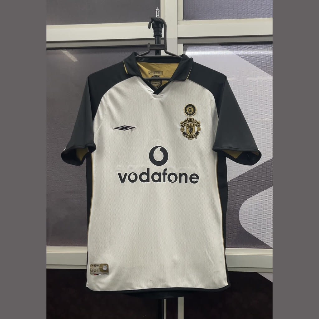 Man U Vodafone Reversable Gold - White - view 1