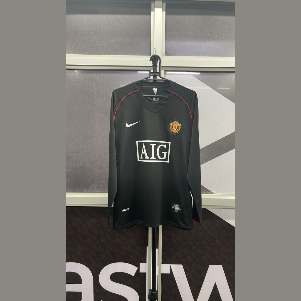 Man U AIG Black l - s - view 1