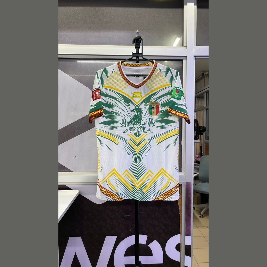 Mali white 25 - 26 player kit - view 1