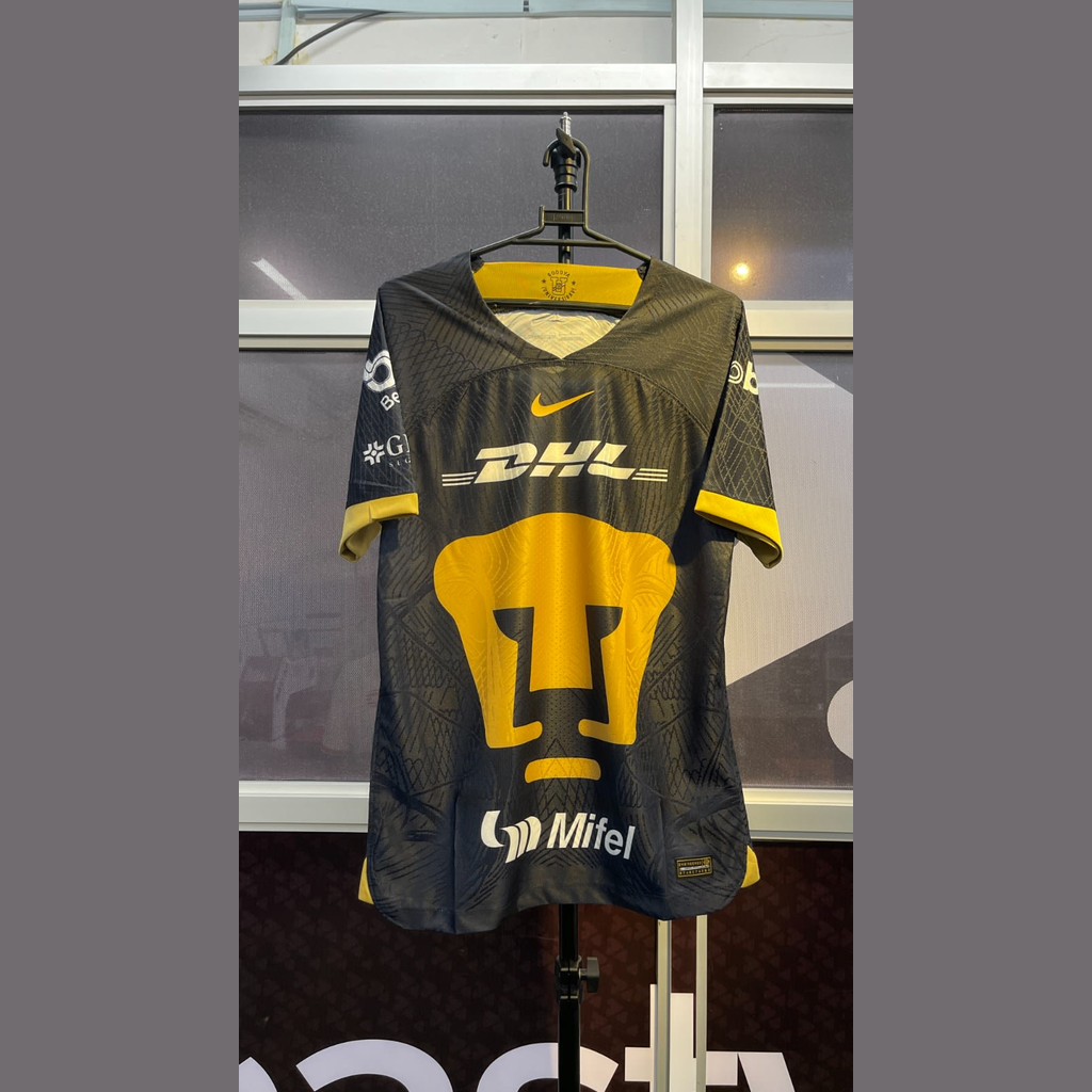 Unam pumas away Black