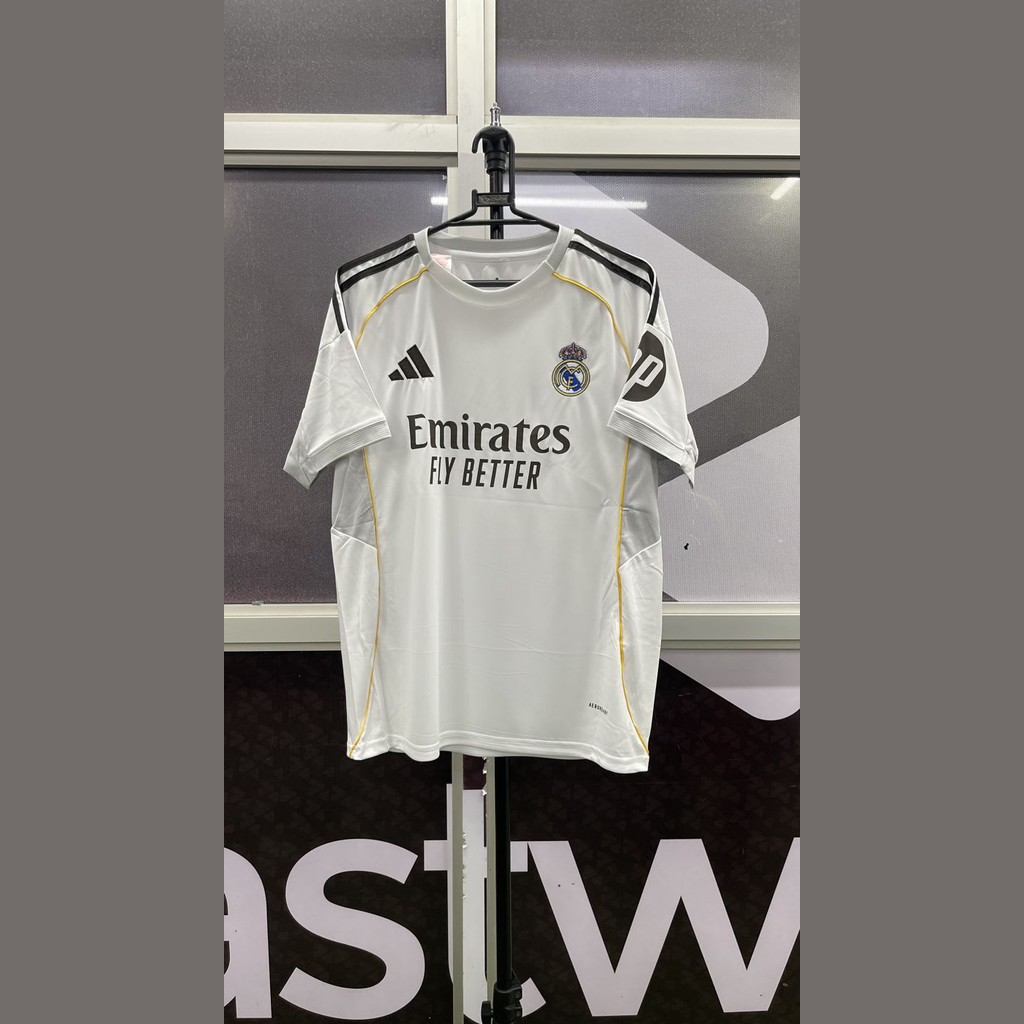 Real Madrid home 25 - 26 fan kit
