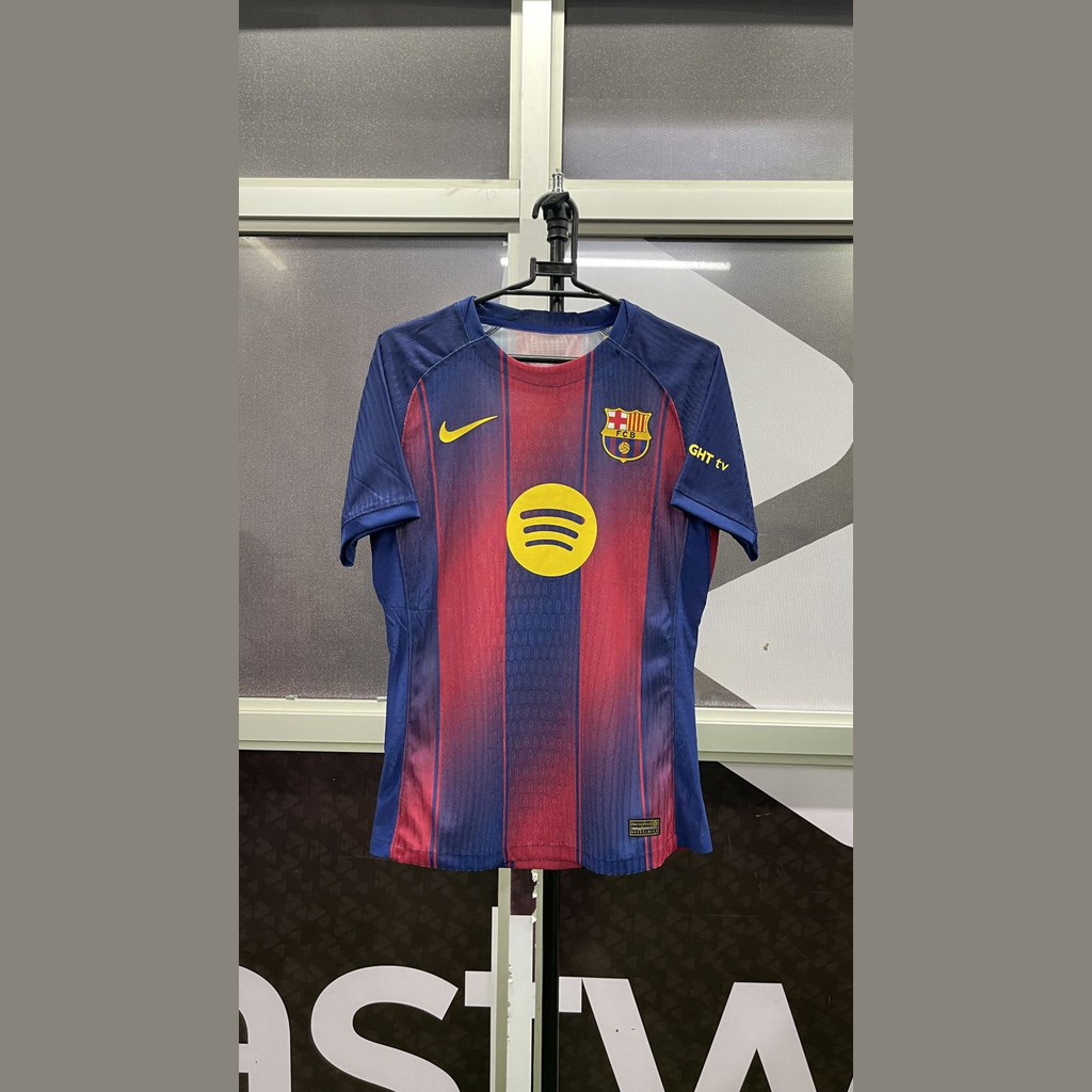 Barcelona home 25 - 26