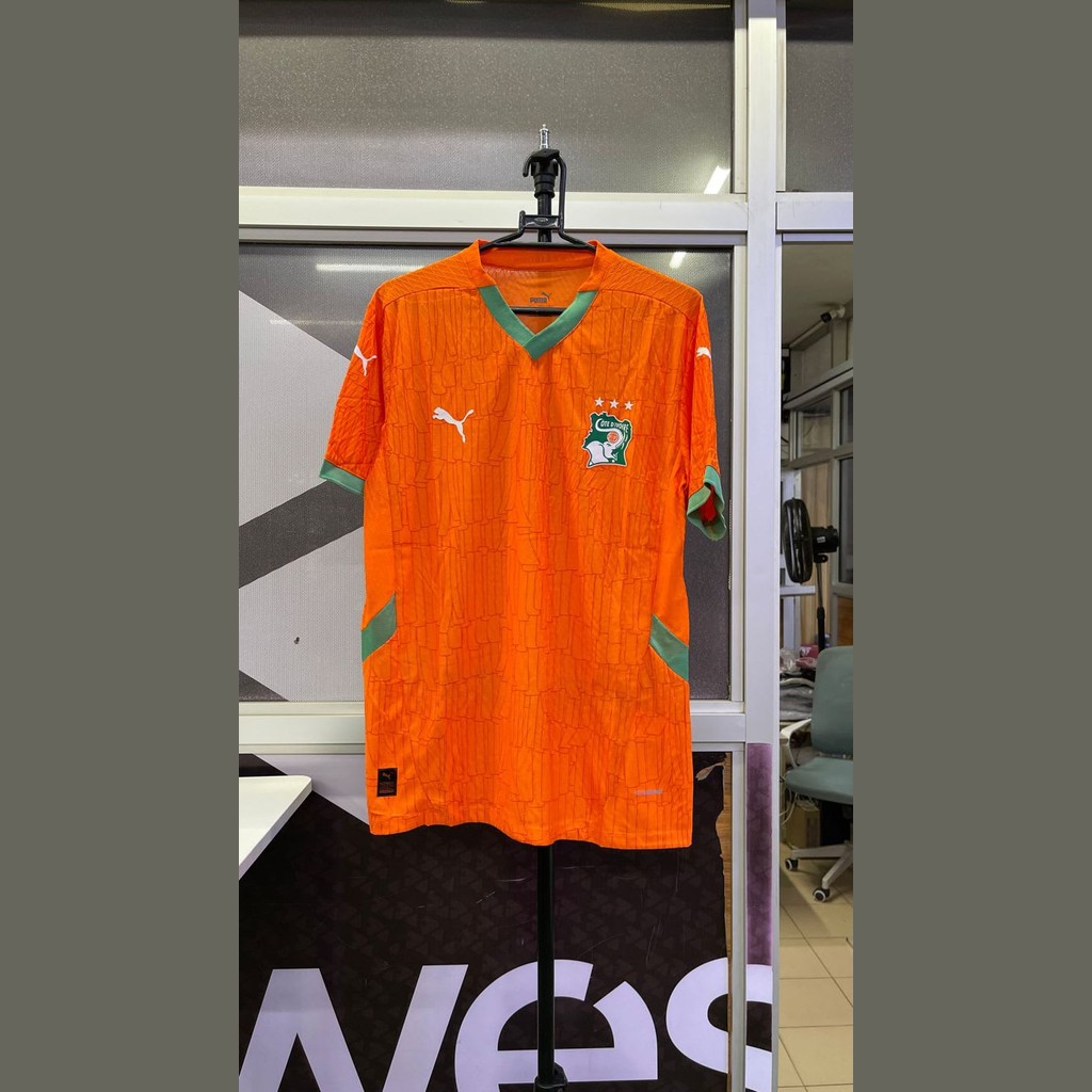 Cote D'ivore orange 25 - 26 player kit