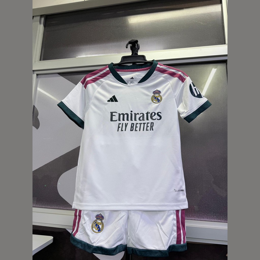 Real Madrid home (white) 26 - 27 kids jersey