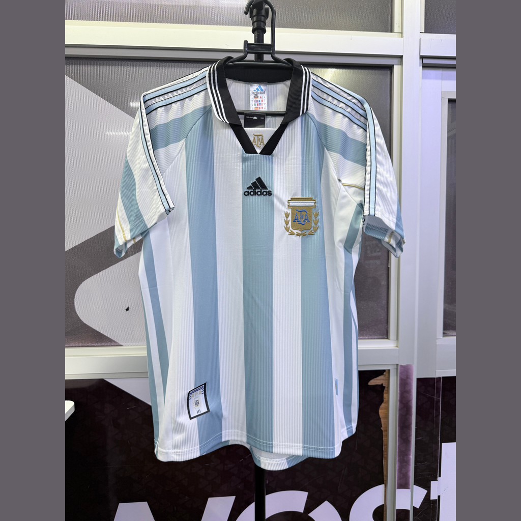 Argentina Home Black Collar