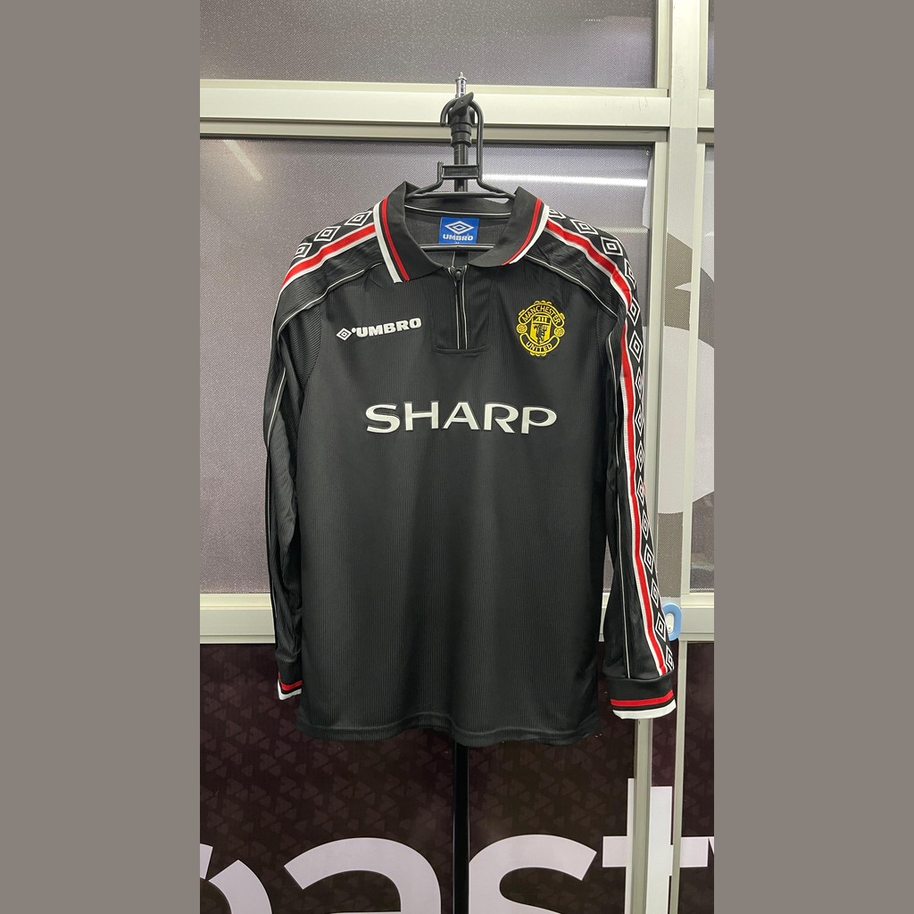 Man u Black sharp zip Long sleeve