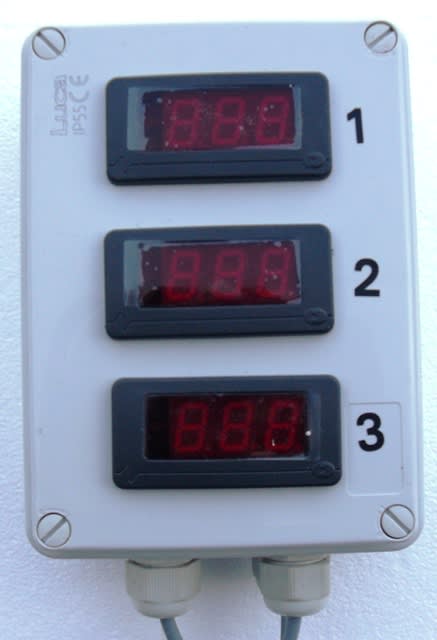 Digital temperaturvisningsboks med 3 stk display og NTC følere
