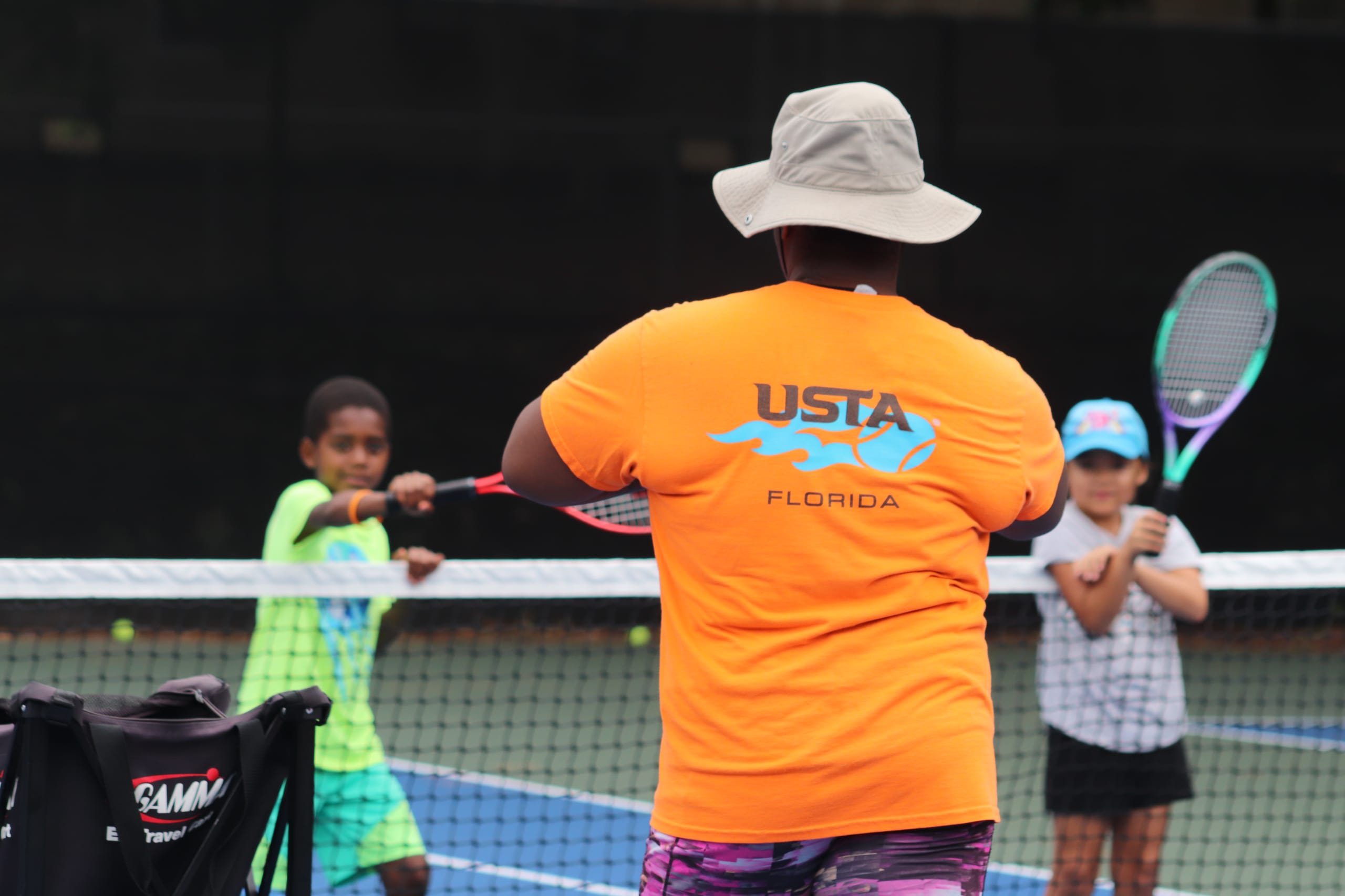 La USTA Florida ofrece una beca de entrenamiento de $500 para apoyar a las voces subrepresentadas en el tenis.
