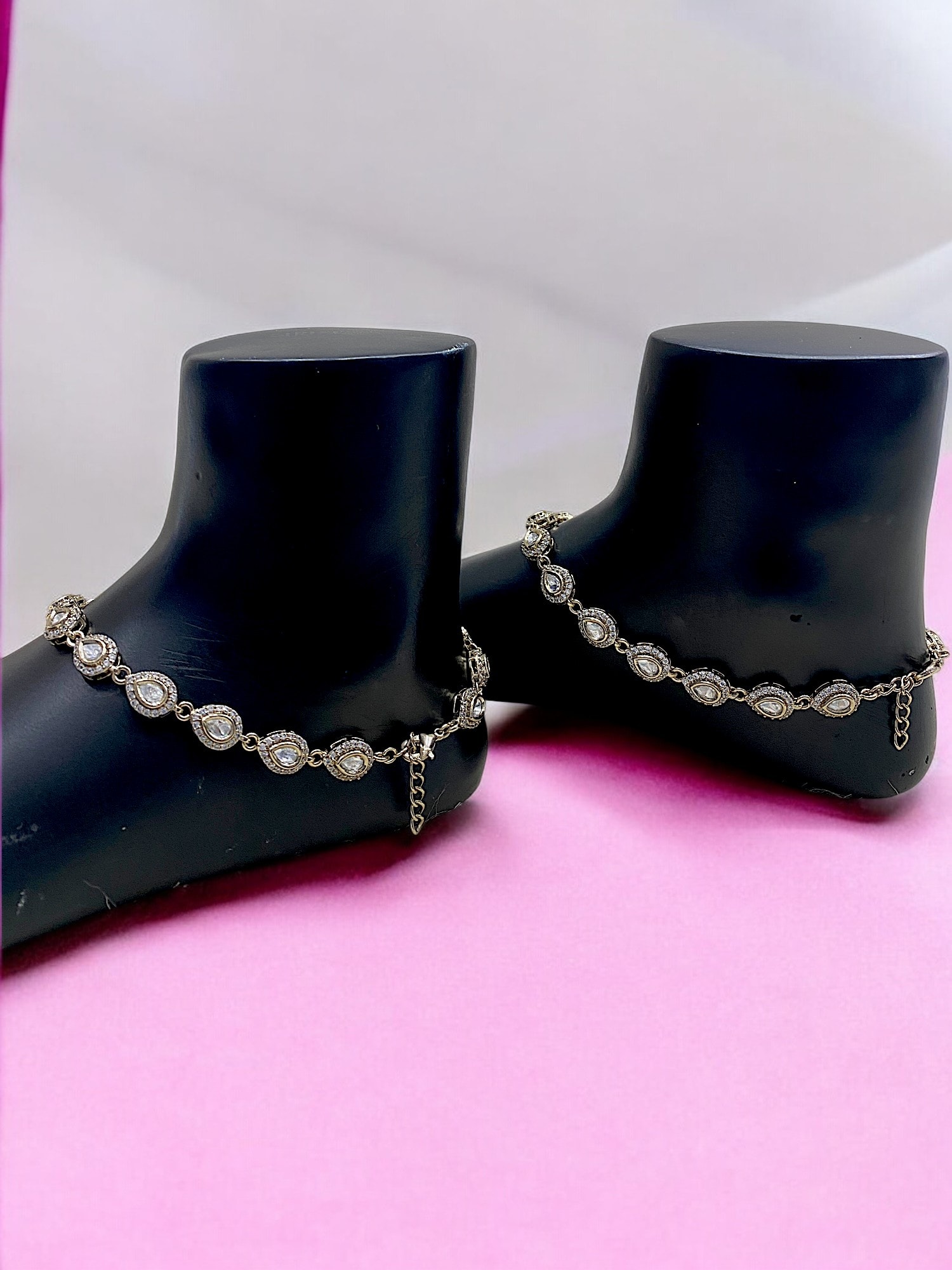 Shimmering Kundan Anklet thumbnail 4