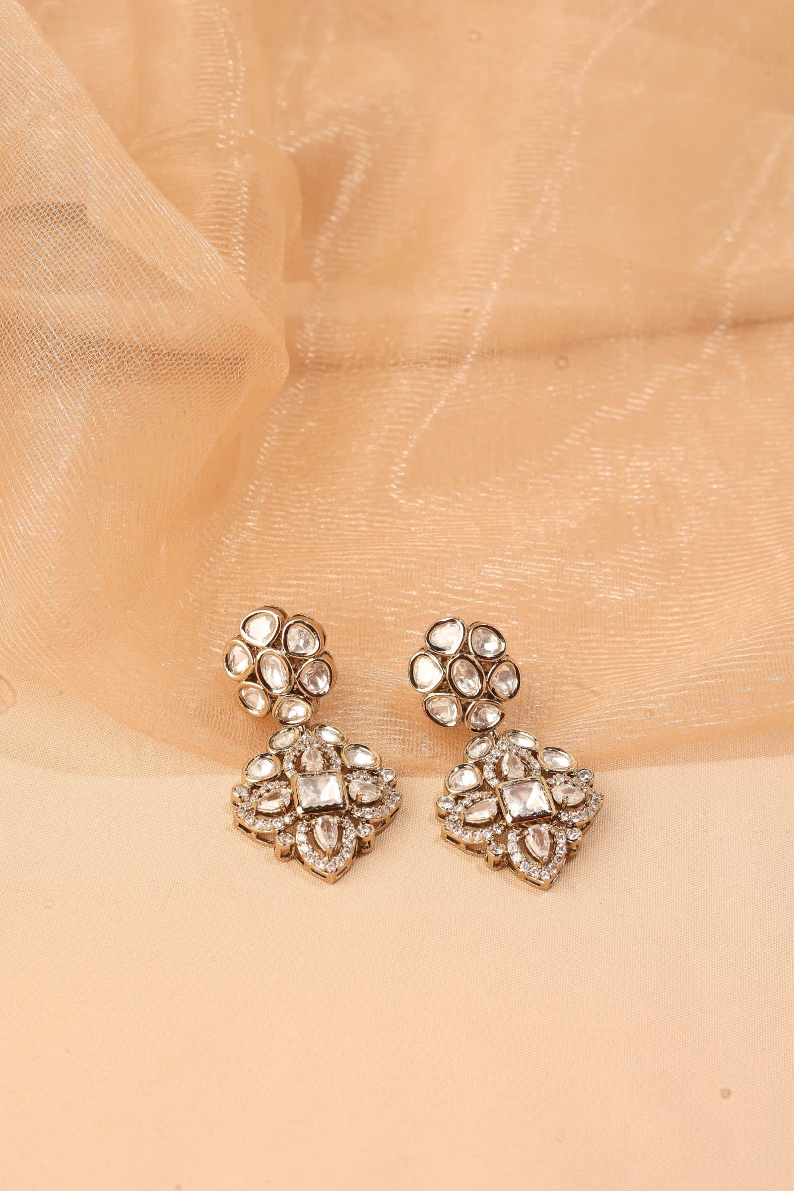 Teej Kundan Necklace Set thumbnail 4