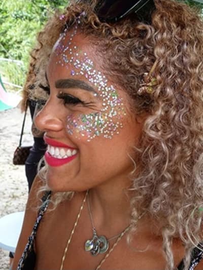 Make-up artiest aan het werk