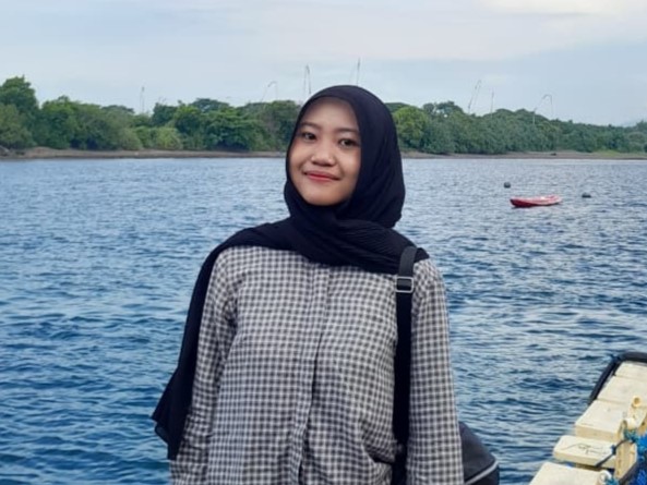 Ms. Geniari, guru Matematika SEC Surabaya