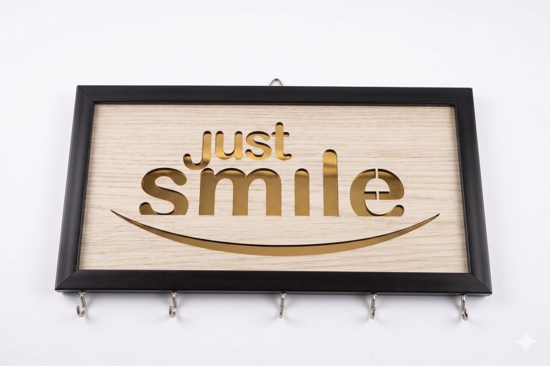 Decoria Just Smile Wooden Key Holder