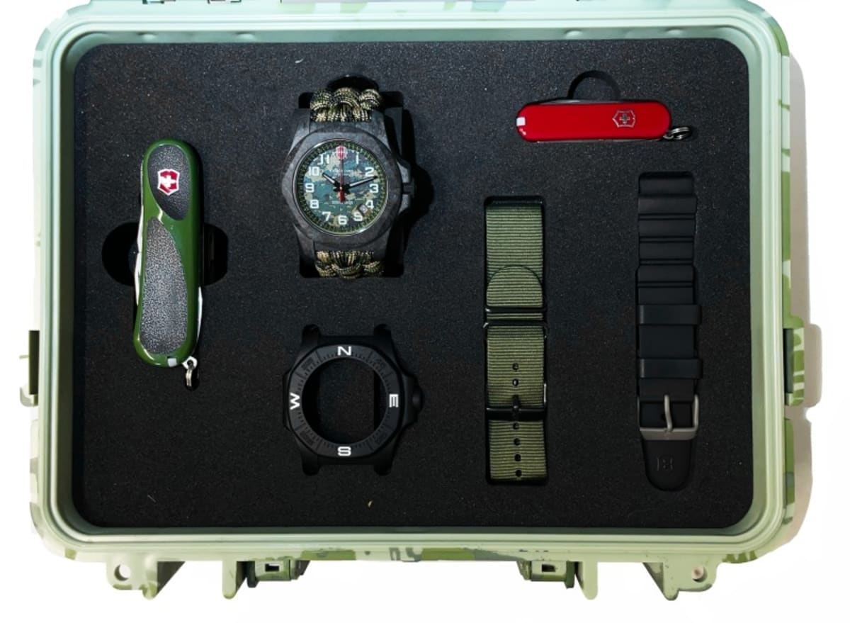 Victorinox Swiss Army I.N.O.X. Carbon Men's Watch 241927.1