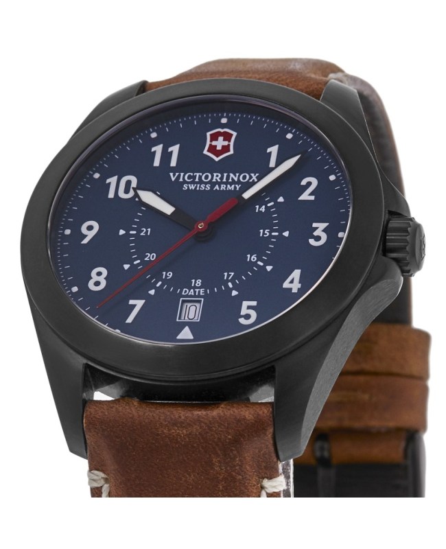 Victorinox Swiss Army Heritage Men's Watch 241971 | WatchMaxx