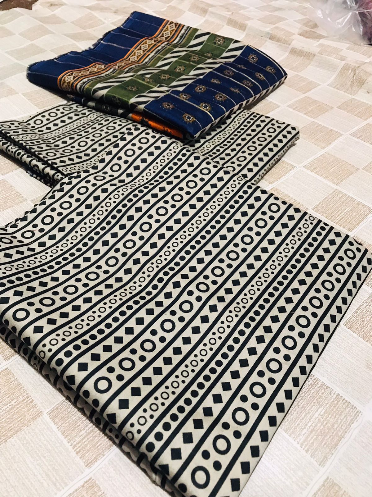 Bin Saeed Black, White & Blue Geometric 3 Piece Lawn Suit 3