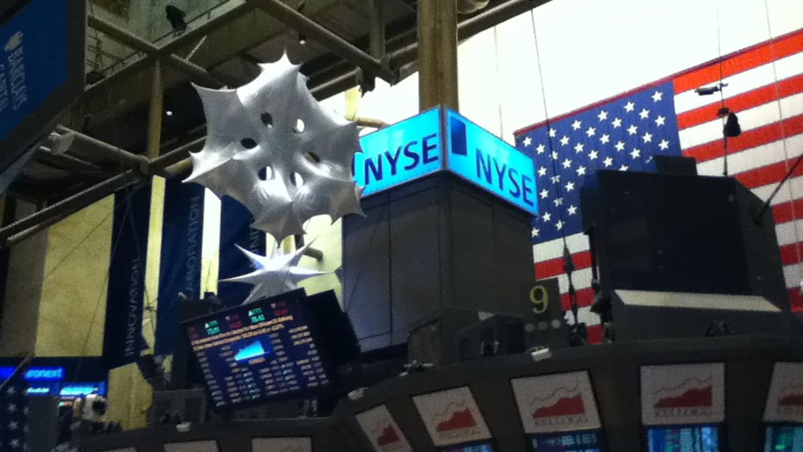 a busy trading floor of the bombay stock exchange (file image)