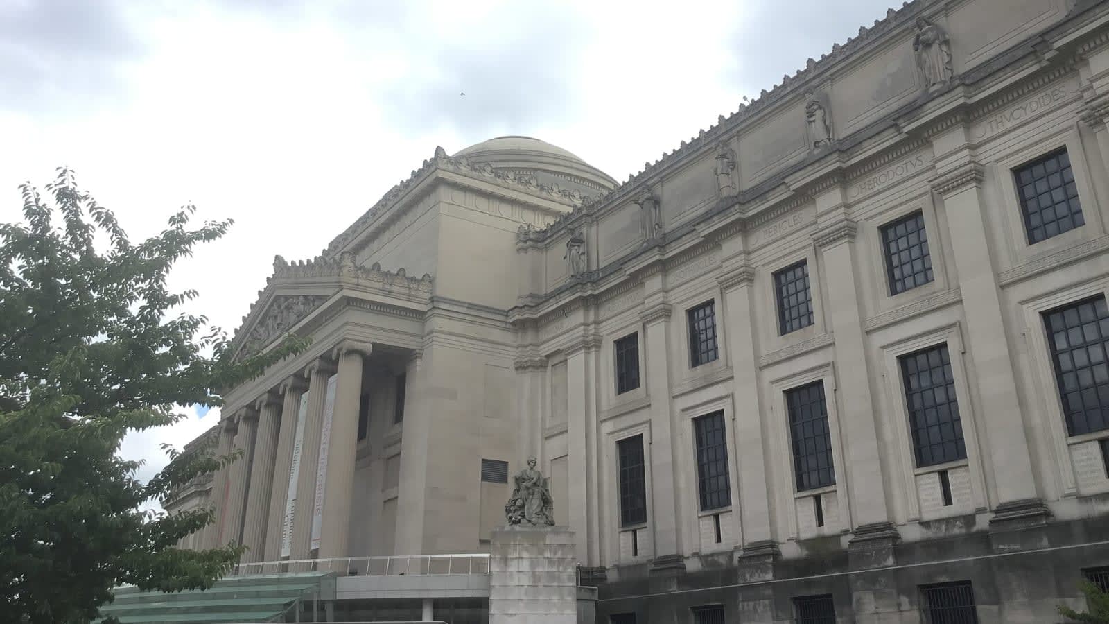 the exterior of the federal court building in brooklyn (file image)