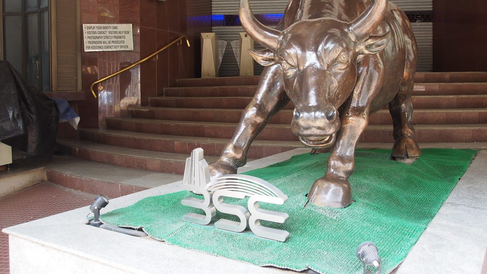 The BSE bull statue outside the Bombay Stock Exchange in Mumbai. (File image)