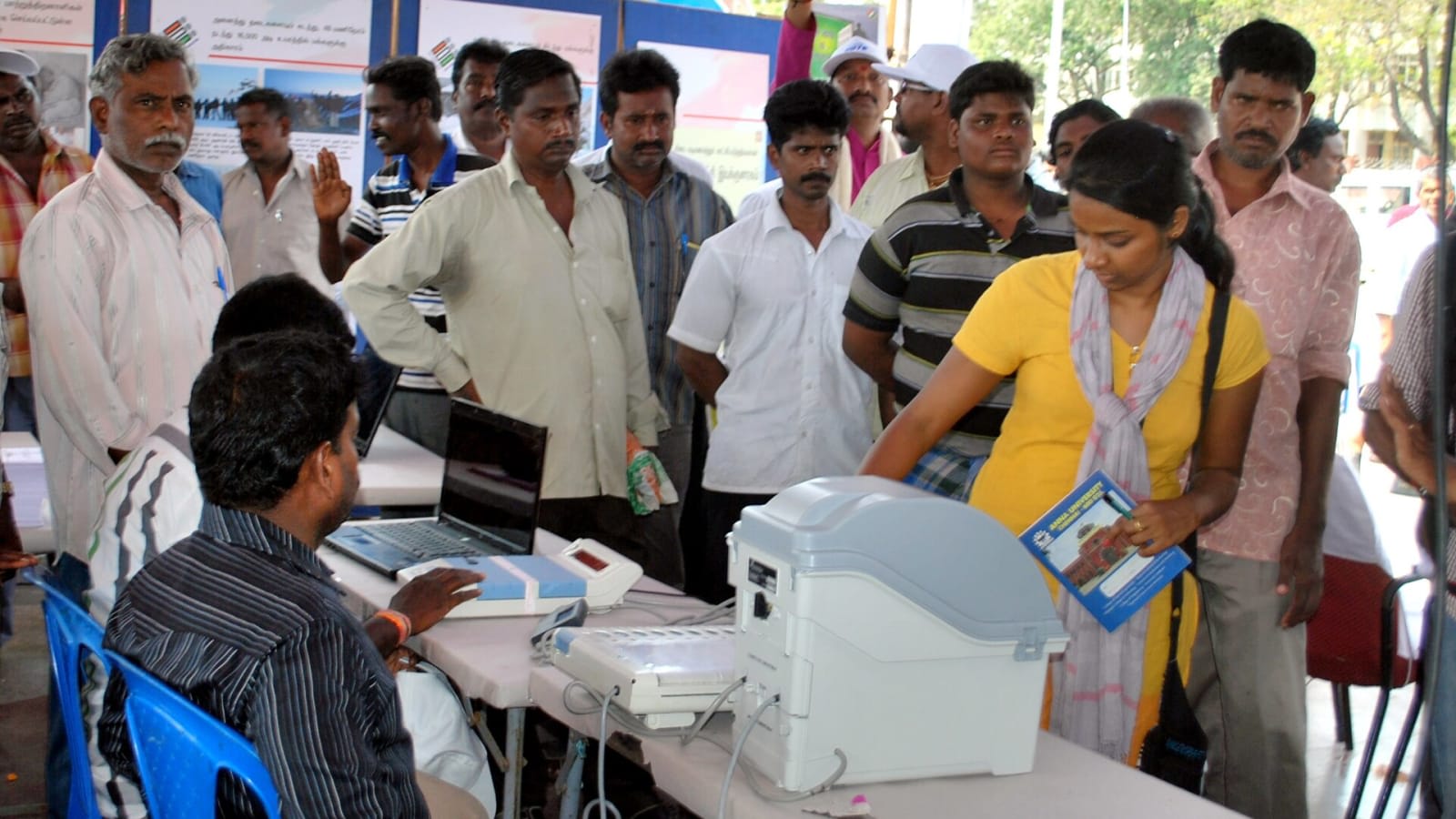 Voters observe VVPAT/EVM demonstration in Delhi’s voter revision drive