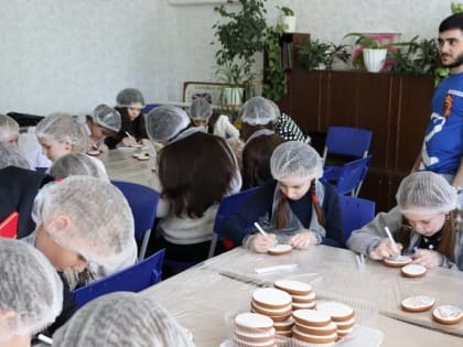 «Единая Россия» организовала мастер-классы для учеников антрацитовской школы