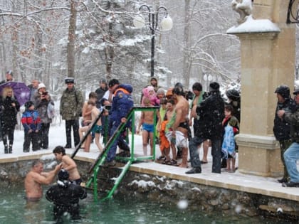 Фитонцидная баня на дровах и тёплый чан под открытым небом появятся в Крещенскую ночь в Кисловодске.