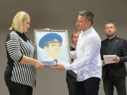 Жители Спицевки присоединились к социальному патриотическому проекту «Лица героев на фресках из песка»