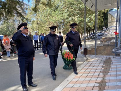 Полицейские Советского муниципального округа почтили память коллег в День памяти погибших при выполнении служебных обязанностей