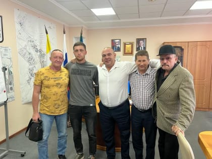 Глава Невинномысска встретился с бойцом из зоны СВО