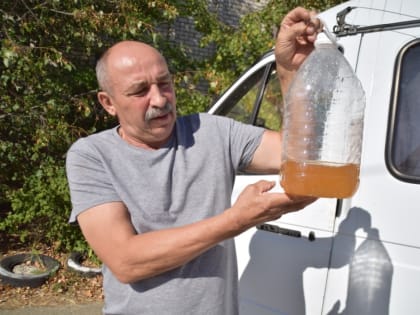 В ВОДОПРОВОДЕ ЖИТЕЛЯ ШВЕДИНО - ЛОХМАТАЯ ВОДА