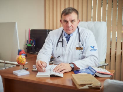 Главврач санатория «Виктория» П.М. Гречаник: «Медицинский коллектив подобен единой футбольной результативно играющей команде»