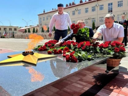 Памятник военнослужащим и сотрудникам Росгвардии открыт в Пятигорске