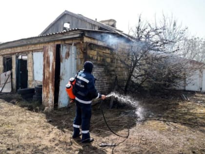 В сеть попали новые кадры бушующего пожара рядом со Ставрополем